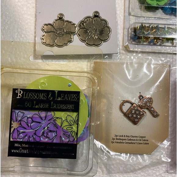 NWT 8pc CARD/CRAFT BUNDLE - Picture 5 of 6